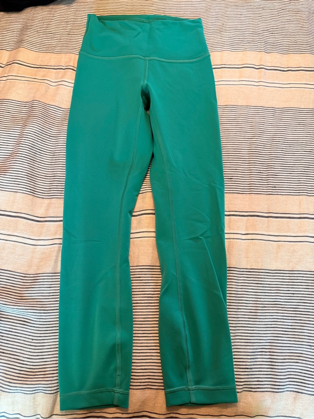 Lululemon Wunder Train High Rise Crop
